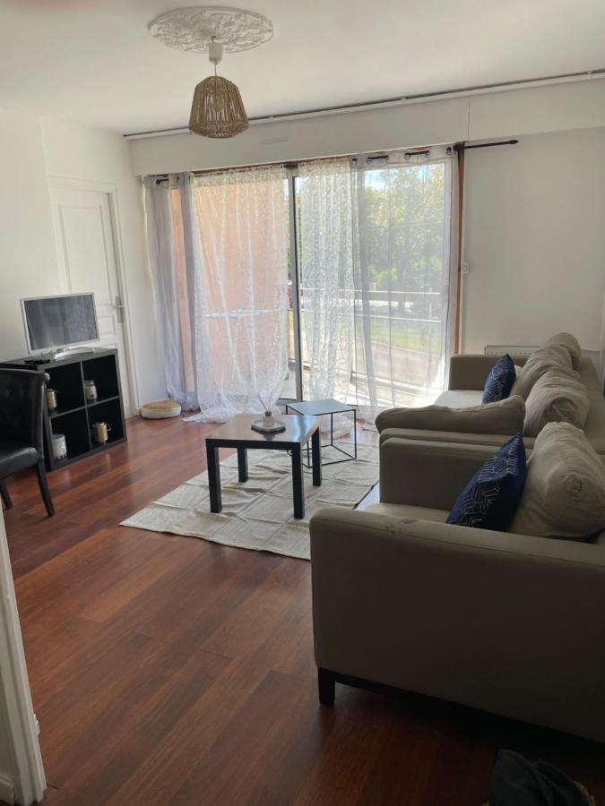 Appartement 2 Chambres Avec Parking Prive Gratuit Діжон Екстер'єр фото